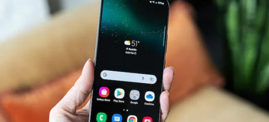 Điện thoại Galaxy S22 đang bắt đầu nhận được bản cập nhật Android 13