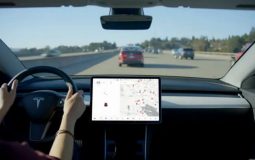 Tesla loại bỏ cảm biến siêu âm khỏi ô tô mới khi đặt cược vào hỗ trợ lái chỉ bằng camera